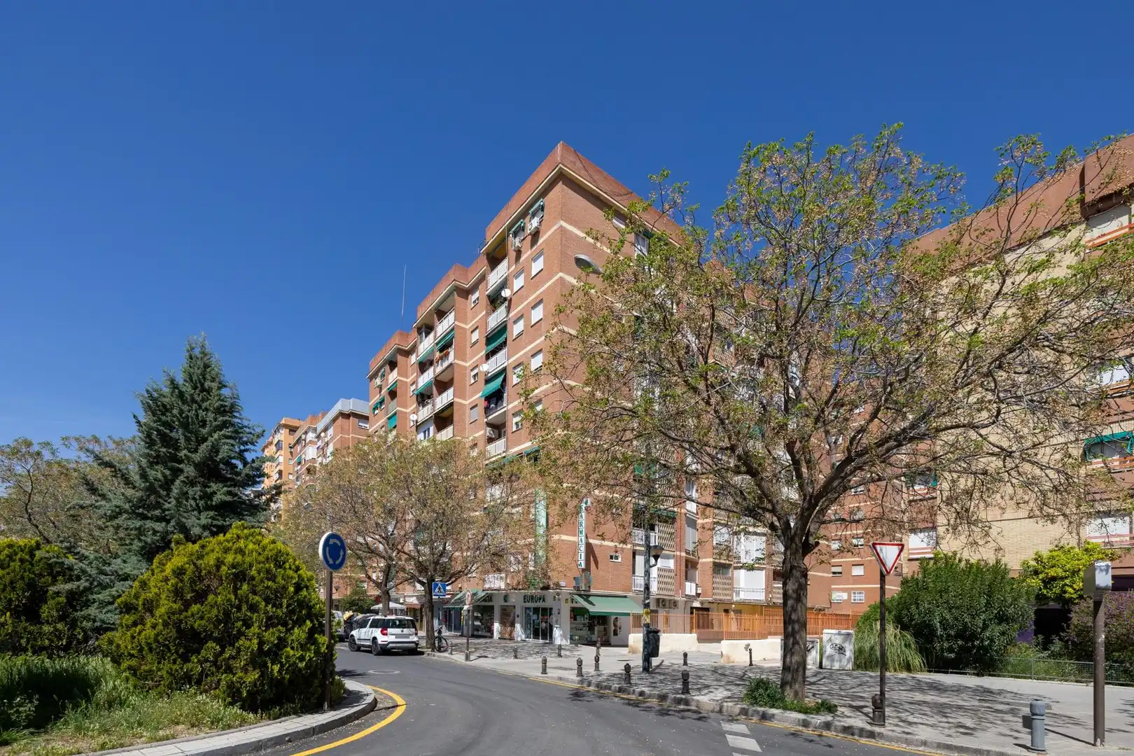 Vista exterior de Piso en venta en Granada con Aire acondicionado y Terraza