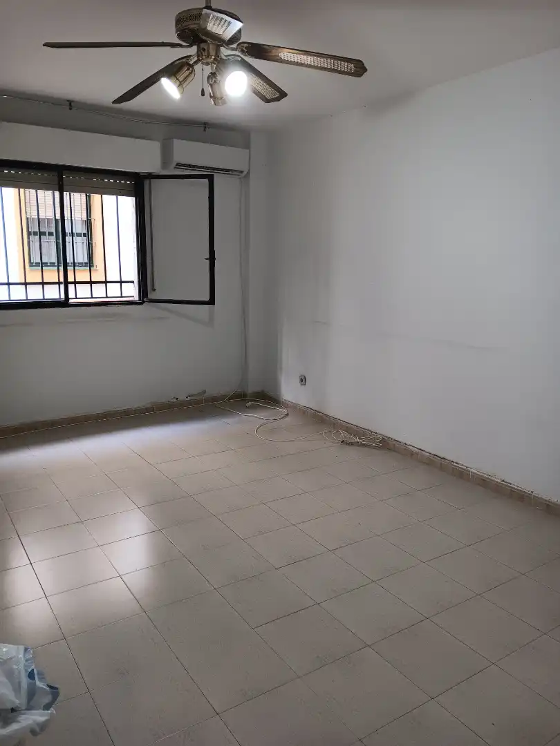 Flat for sale in Sevilla  with Air Conditioner