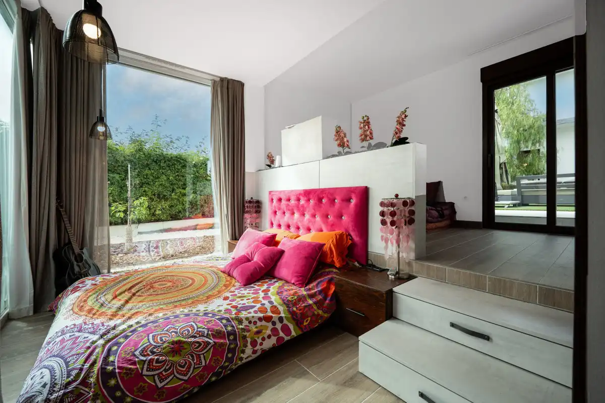 Dormitori de Casa o xalet en venda en Málaga amb Aire condicionat, Terrassa i Piscina