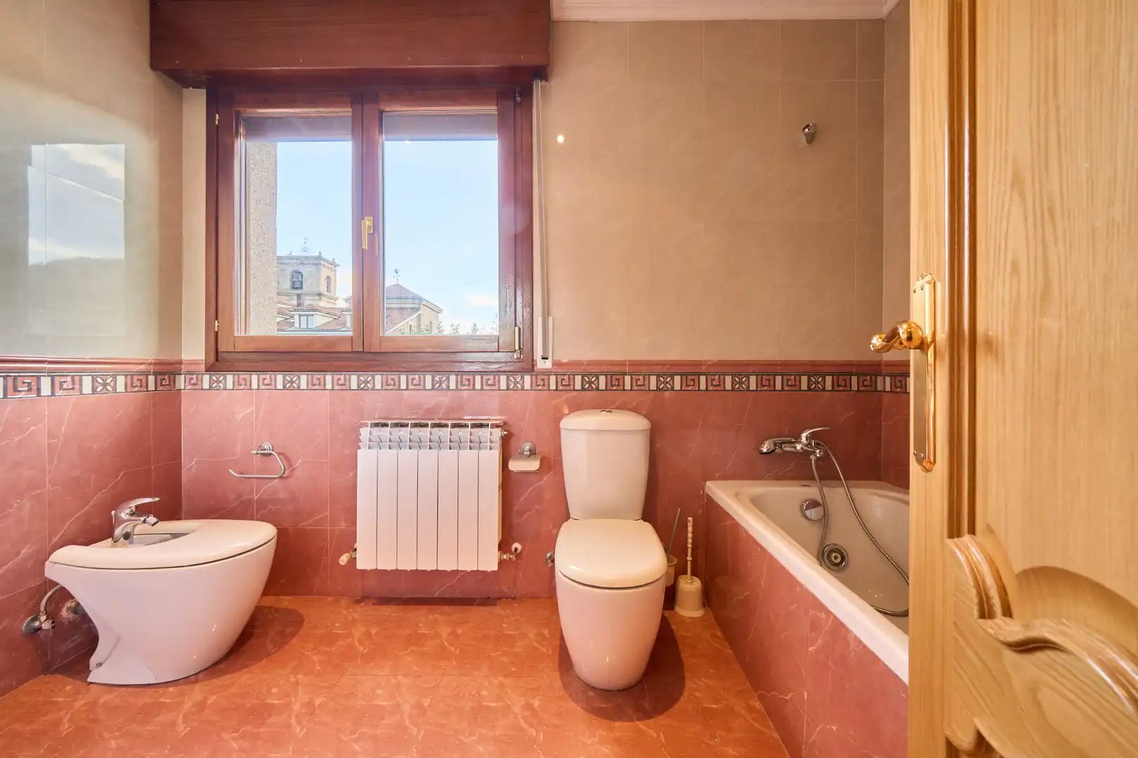 Bathroom of Houses for sale in Vitoria - Gasteiz  with Heating, Private garden and Parquet flooring