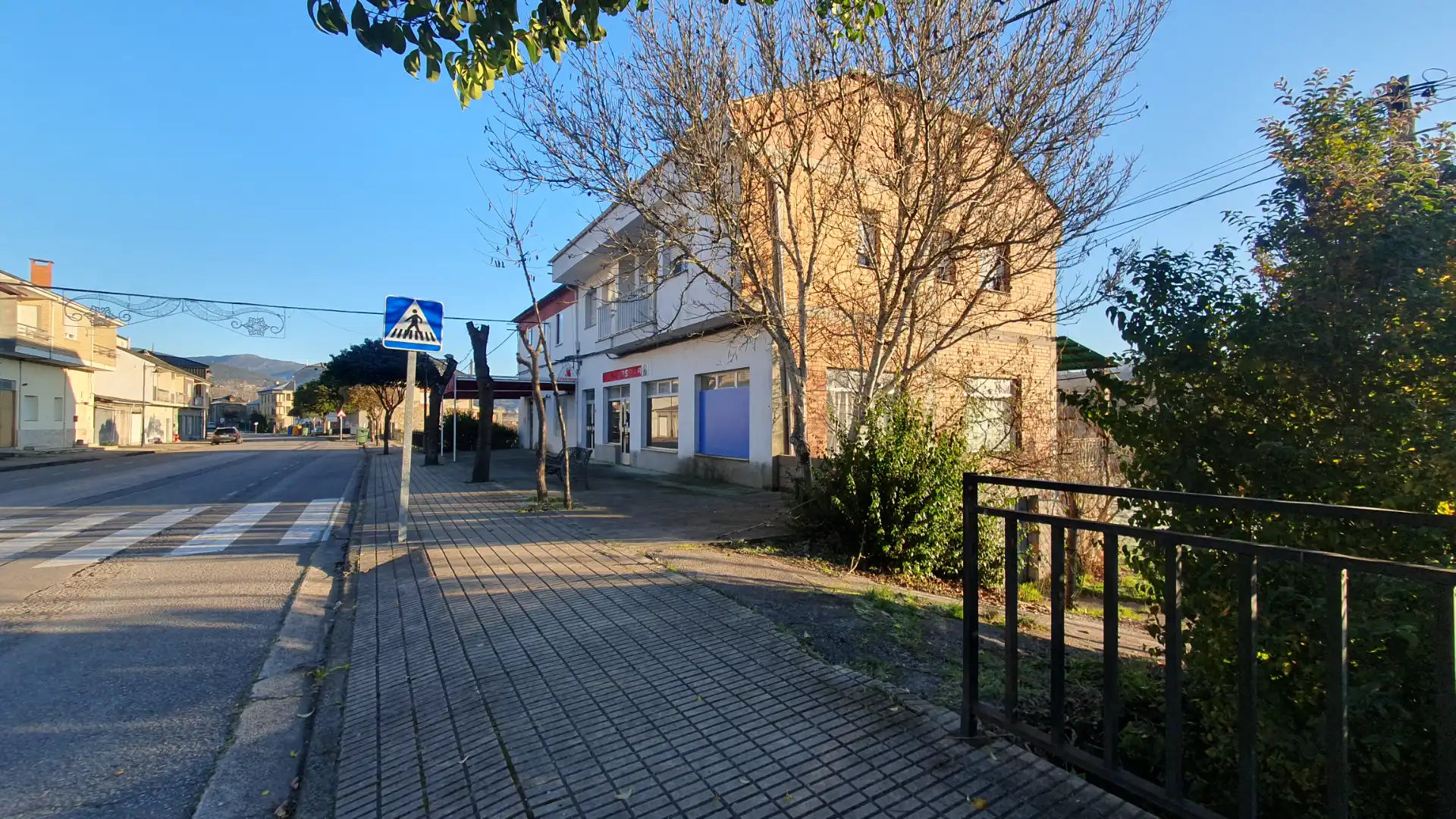 Vista exterior de Casa o xalet en venda en Vega de Espinareda amb Calefacció, Jardí privat i Terrassa