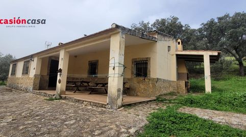 CHALET CON NAVE EN PLENA NATURALEZA
