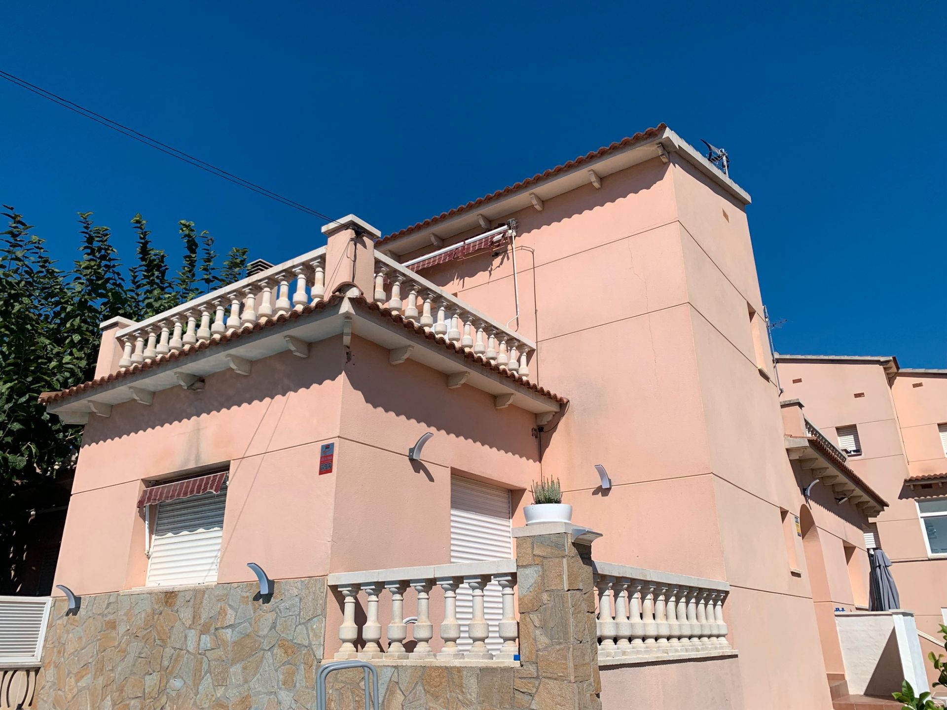 Vista exterior de Casa adosada de lloguer en Creixell amb Calefacció, Jardí privat i Terrassa