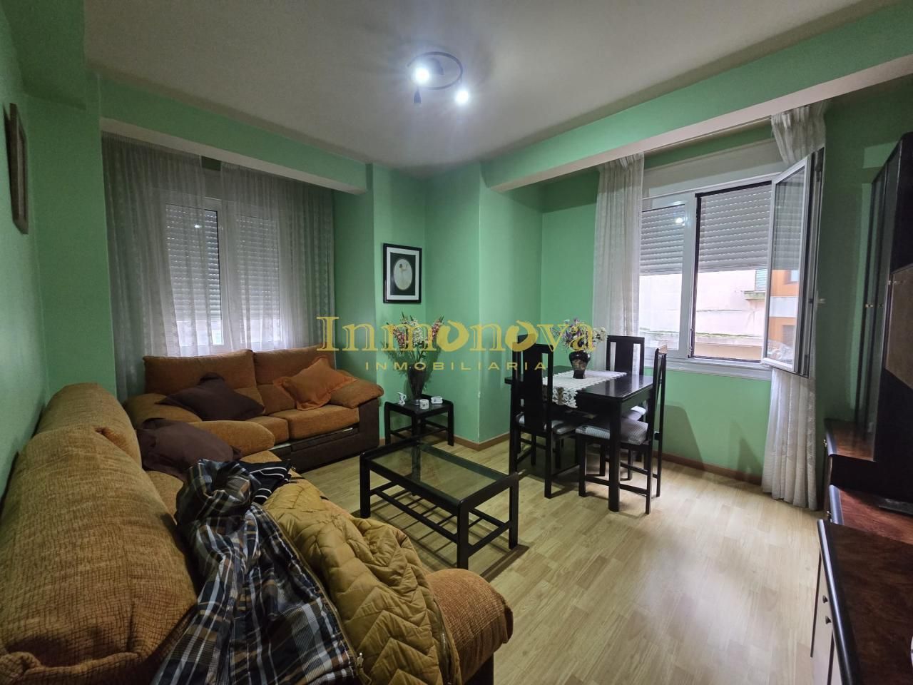 Living room of Flat for sale in Vigo   with Parquet flooring, Storage room and Furnished