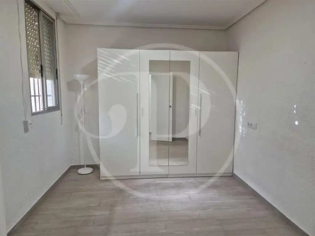 Dormitori de Apartament en venda en Aldaia amb Terrassa i Balcó