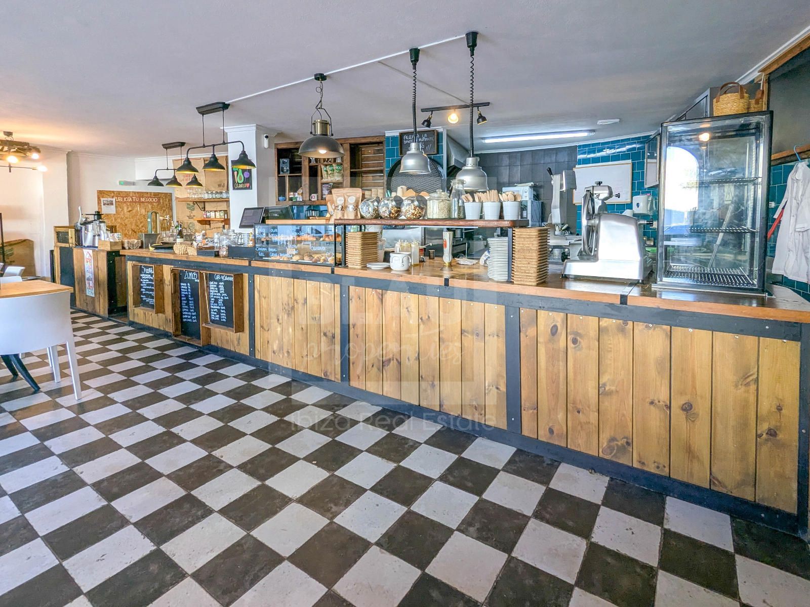 Local de lloguer en Sant Josep de sa Talaia amb Aire condicionat, Moblat i Internet