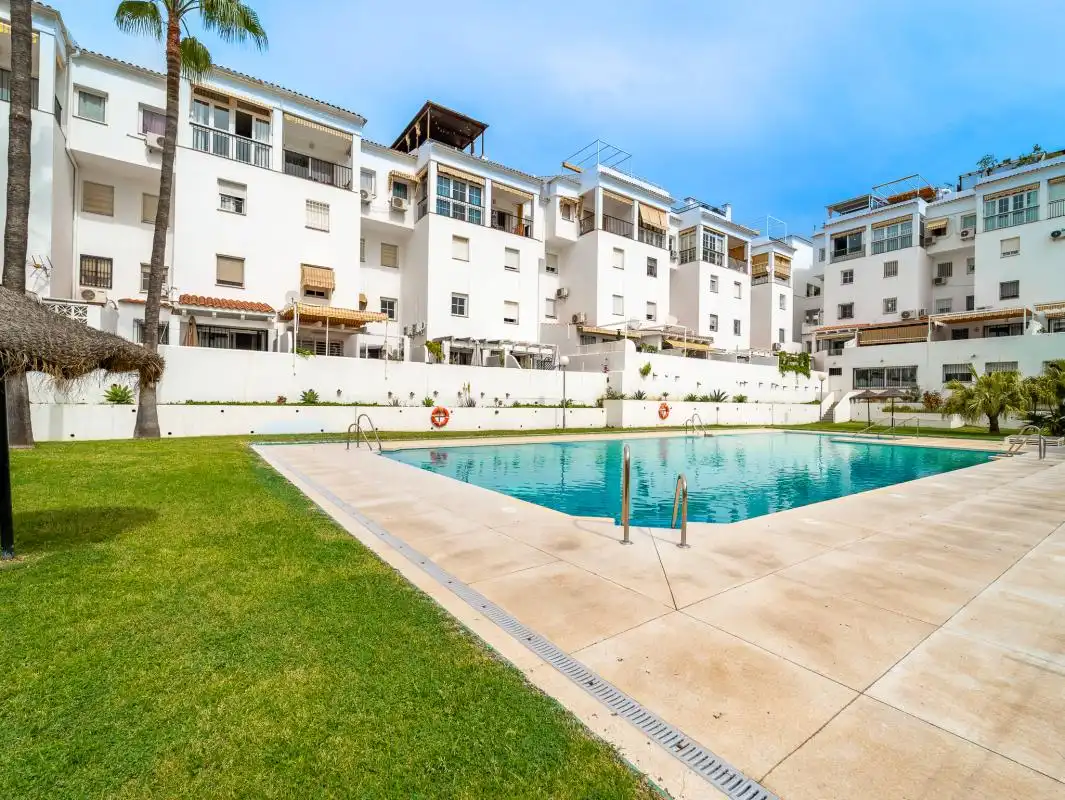 Schwimmbecken von Maisonette zum Verkauf in Málaga mit Klimaanlage, Heizung und Privatgarten