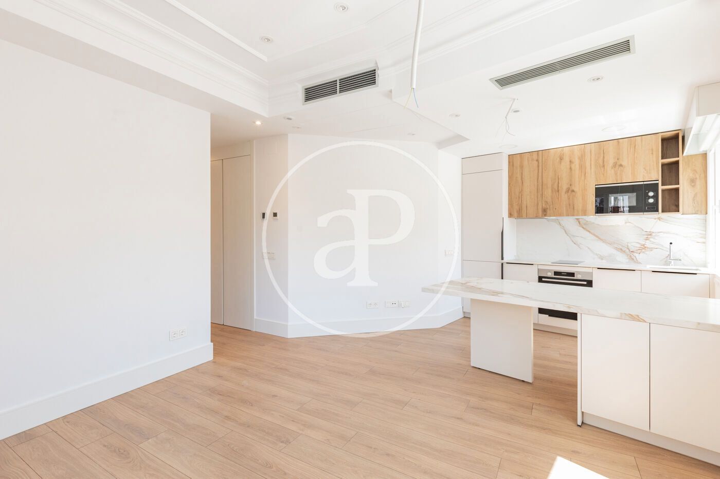 Exterior view of Flat for sale in  Madrid Capital  with Air Conditioner, Heating and Storage room