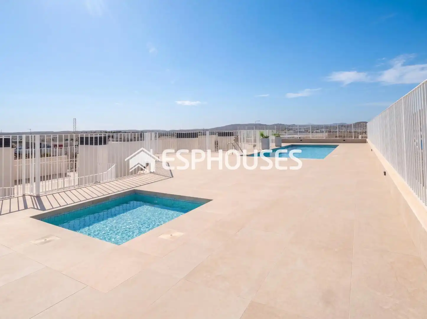 Piscina de Piso en venta en Alicante / Alacant con Trastero, Balcón y Piscina comunitaria
