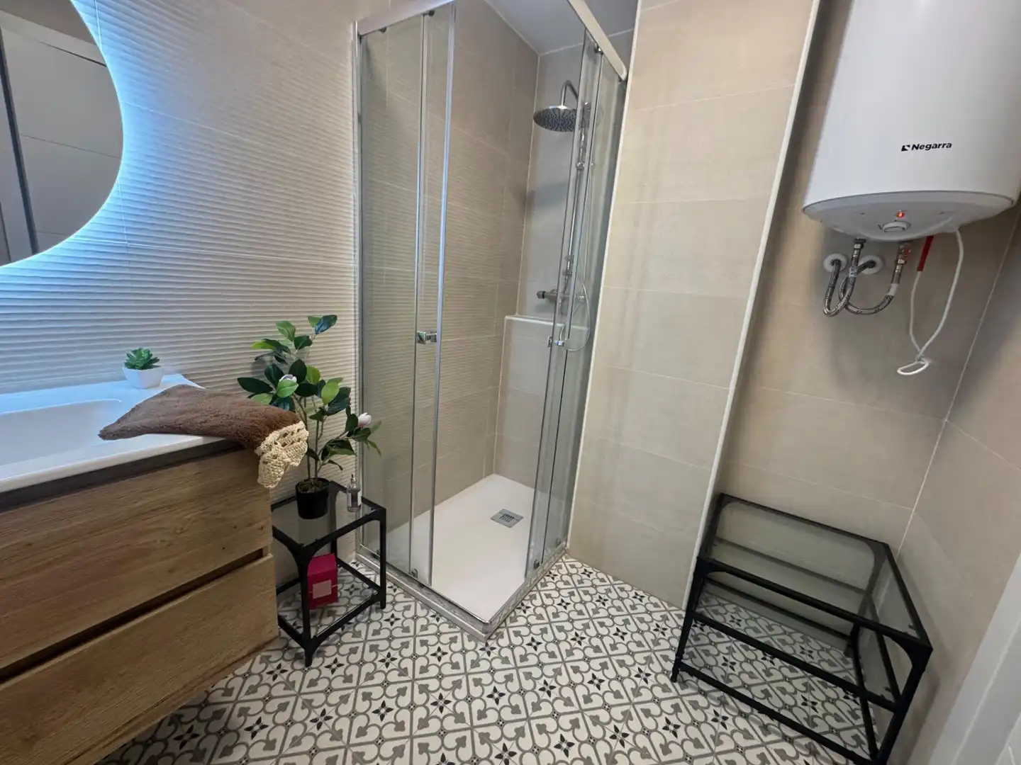 Bathroom of Flat for sale in Málaga  with Air Conditioner, Terrace and Furnished