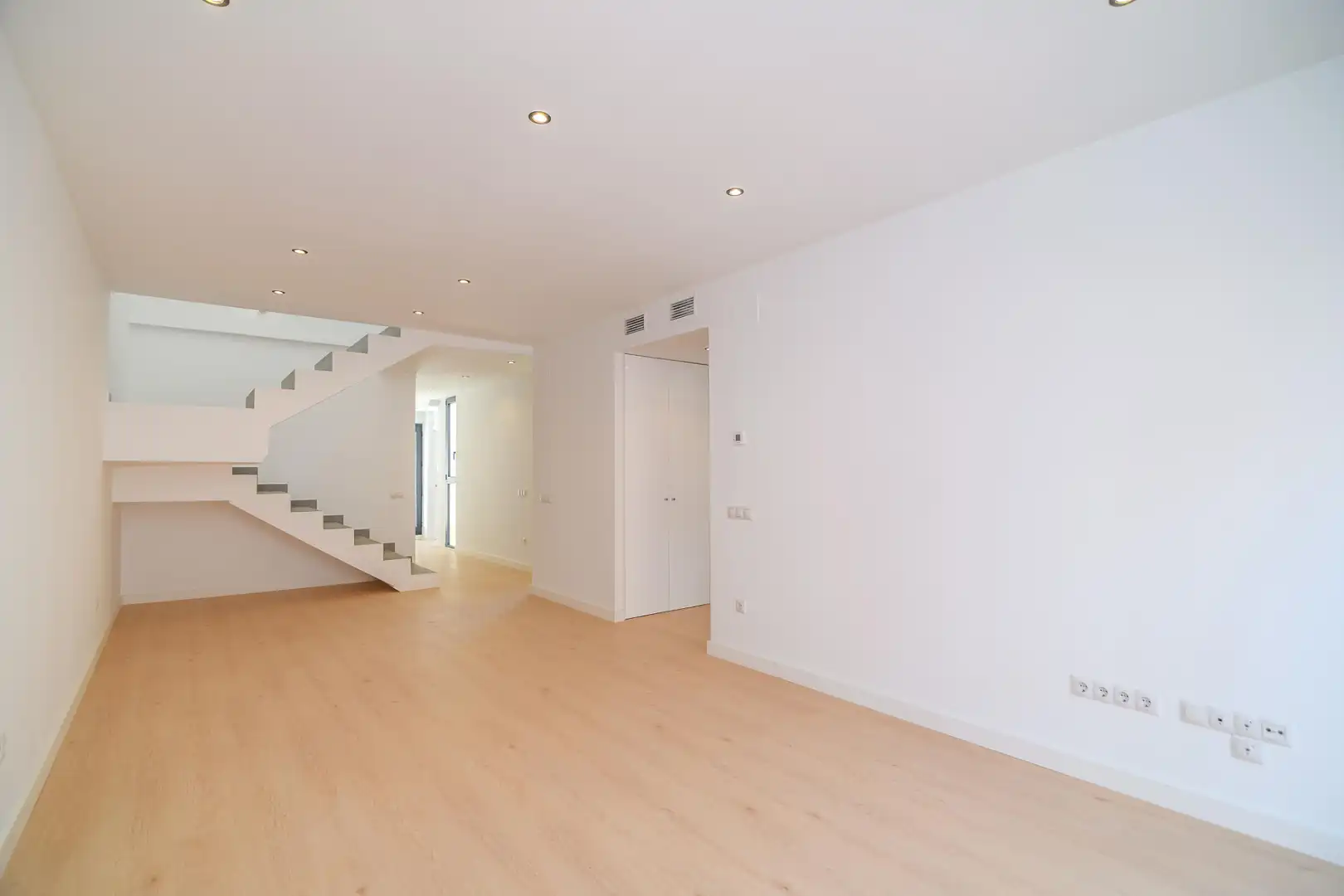 Penthouse with terrace for sale in Carrer Victòria 95, imagen 19