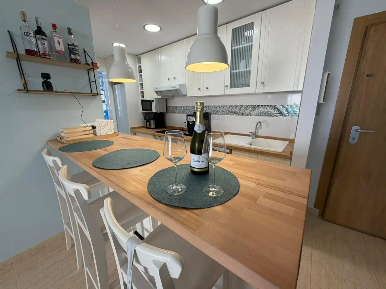 Cocina de Apartamento en venta en La Manga del Mar Menor con Aire acondicionado, Jardín privado y Terraza