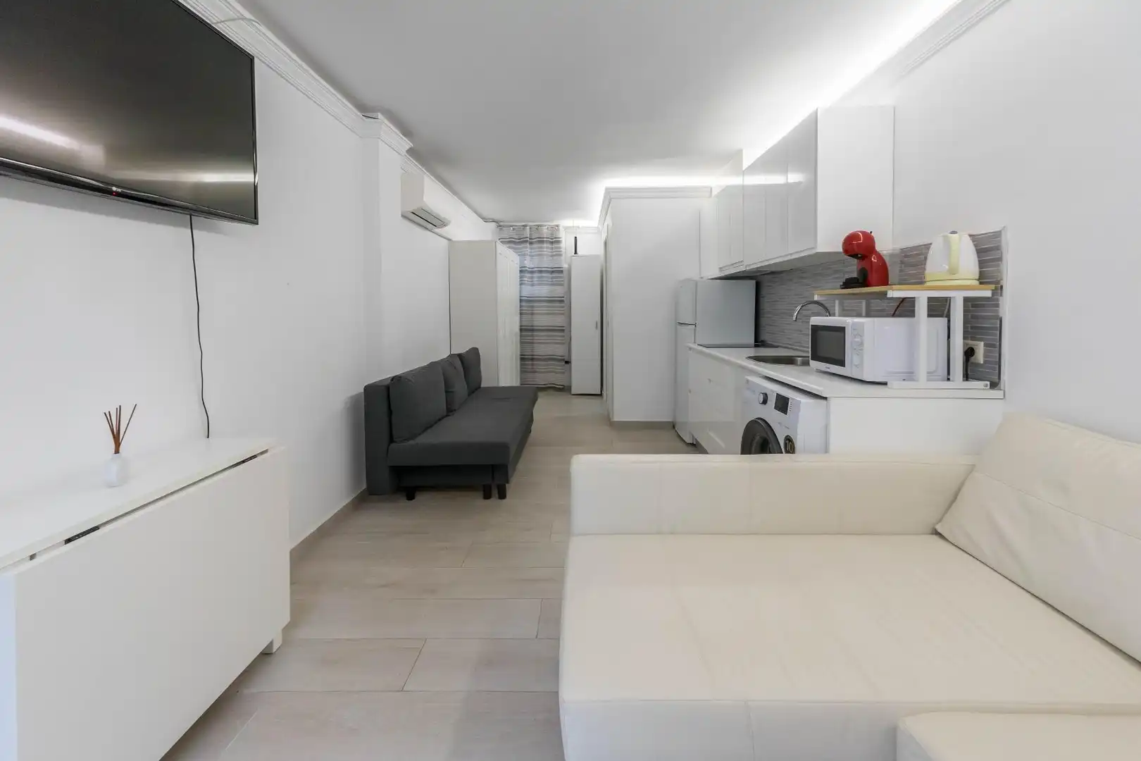 Sala d'estar de Estudi en venda en Fuengirola amb Aire condicionat, Calefacció i Jardí privat