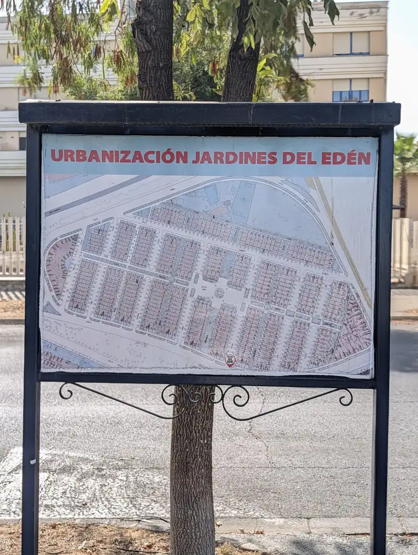 Houses for sale in Sevilla  with Air Conditioner, Terrace and Storage room