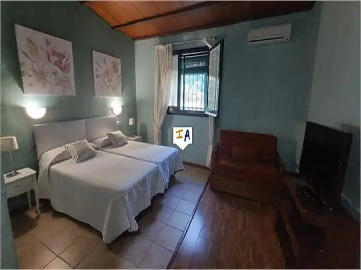 Habitación de Local en venta en Luque con Aire acondicionado y Internet
