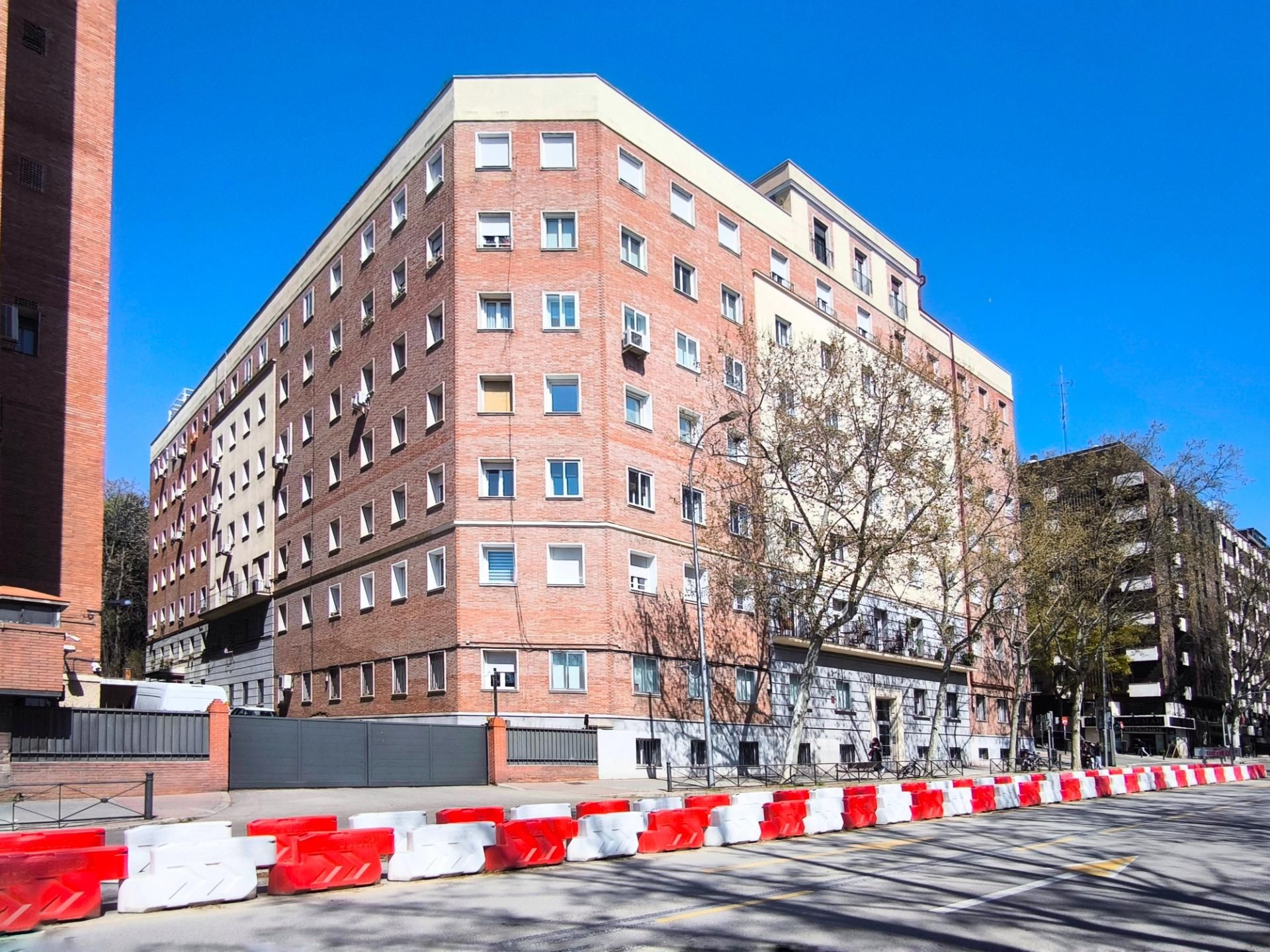 Vista exterior de Pis en venda en  Madrid Capital amb Aire condicionat i Traster