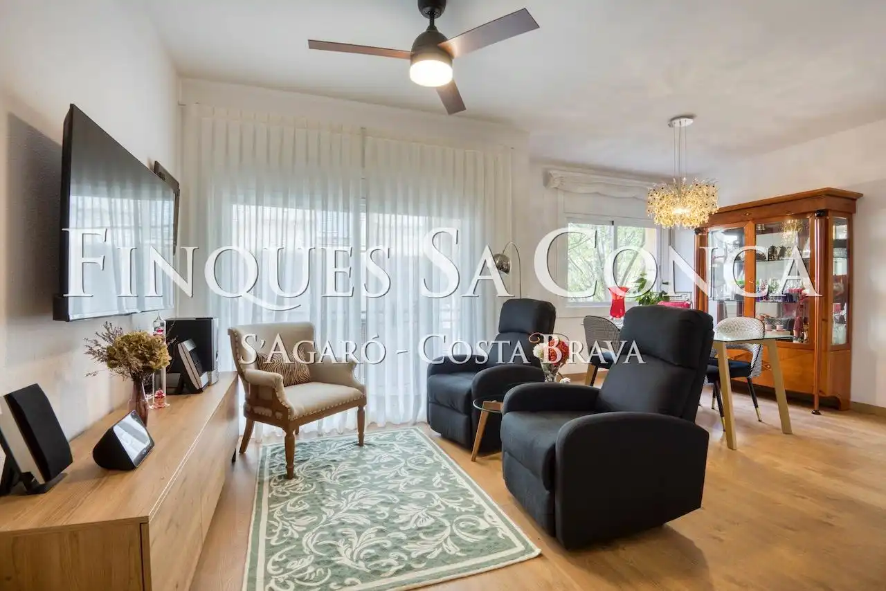 Sala de estar de Apartamento en venta en Sant Feliu de Guíxols con Calefacción y Parquet