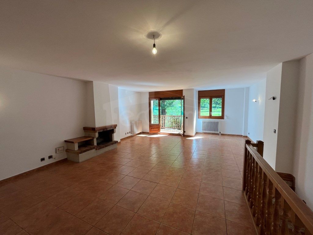 Sala de estar de Casa adosada en venta en Ordino con Terraza