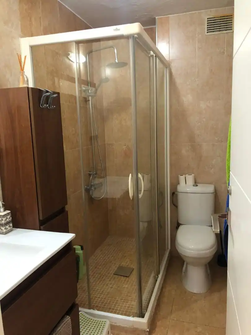 Baño de Piso en venta en Fuengirola con Aire acondicionado y Balcón