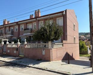 Vista exterior de Casa adosada en venda en Calafell amb Calefacció i Balcó