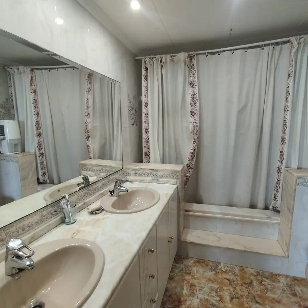 Bathroom of Detached homes for sale in Sueca
