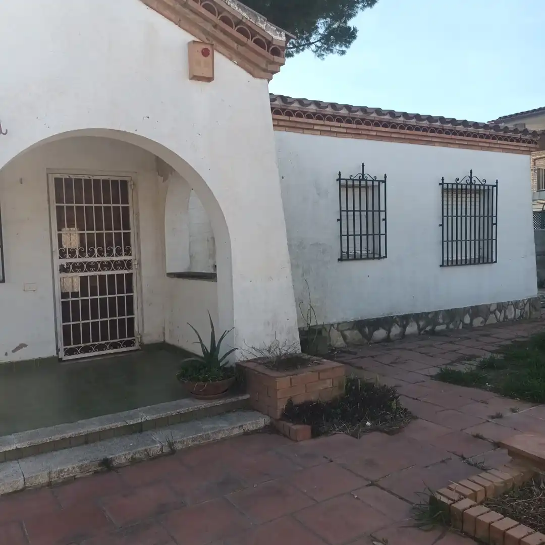 Außenansicht von Haus oder Chalet zum Verkauf in Cambrils mit Privatgarten und Terrasse