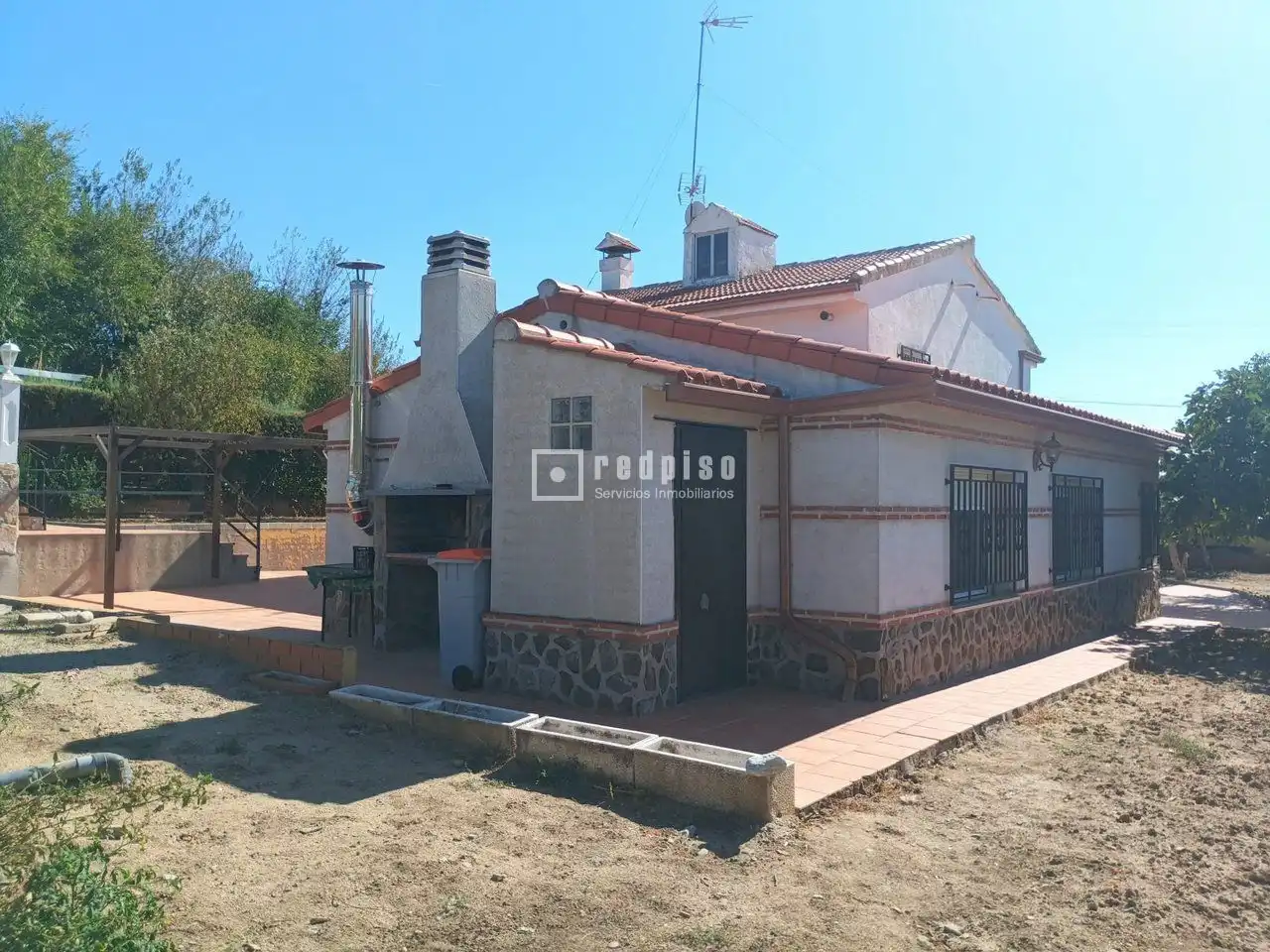 Vista exterior de Casa o chalet en venta en Cedillo del Condado con Calefacción, Jardín privado y Terraza