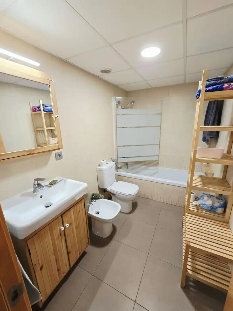 Bathroom of Apartments for sale in Benidorm  with Air Conditioner, Terrace and Furnished