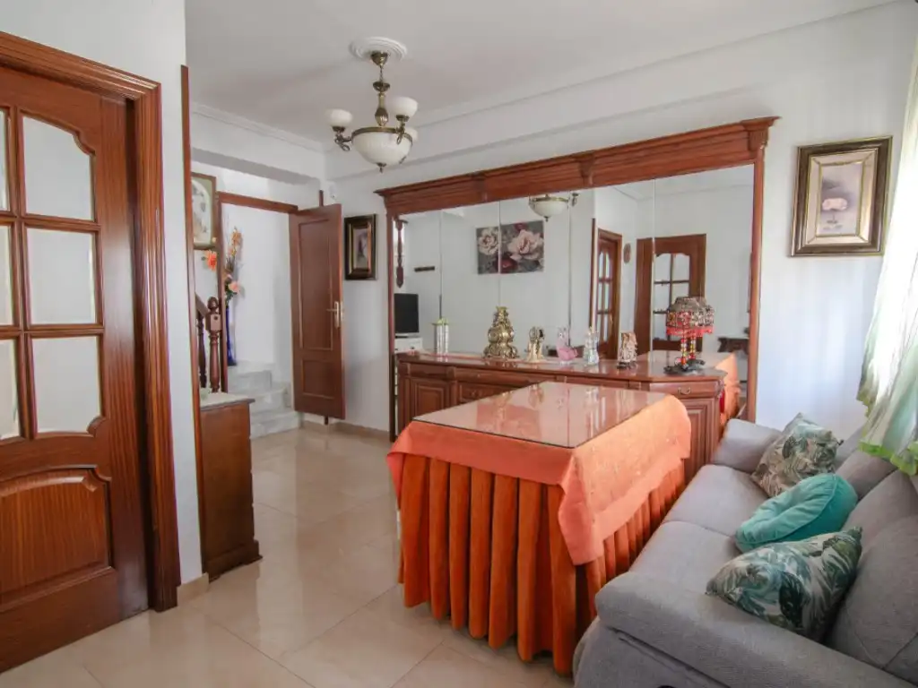 Sala d'estar de Casa o xalet en venda en La Rinconada