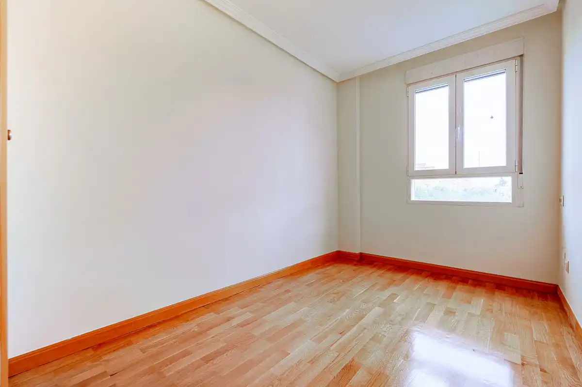 Bedroom of Flat for sale in Madrid  with Air Conditioner, Heating and Private garden