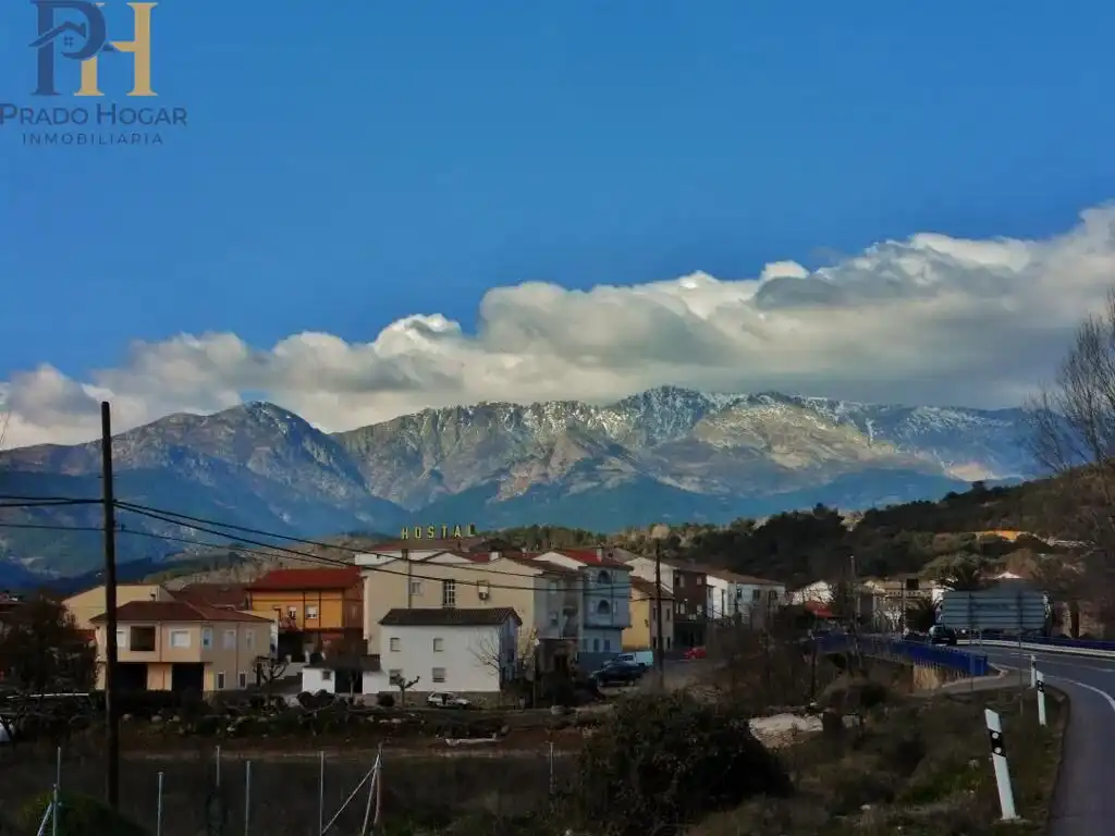 Vista exterior de Casa o xalet en venda en Montesclaros amb Balcó