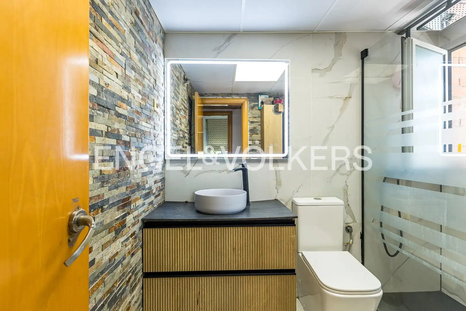 Baño de Piso en venta en El Prat de Llobregat con Calefacción, Parquet y Terraza