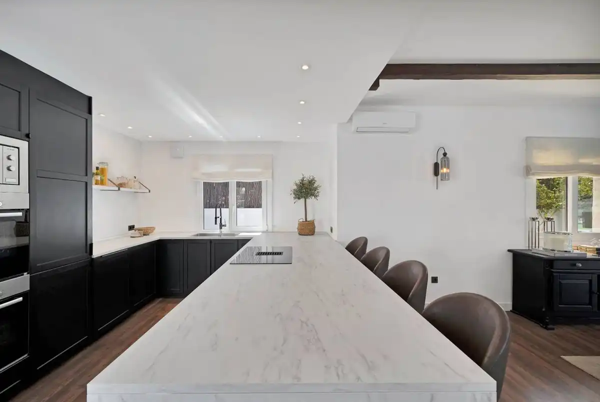 Cocina de Casa o chalet de alquiler en Estepona con Aire acondicionado, Jardín privado y Terraza