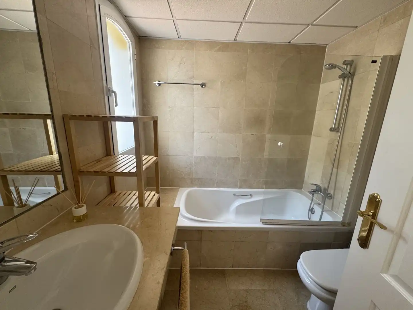 Baño de Piso en venta en Marbella con Aire acondicionado, Terraza y Trastero