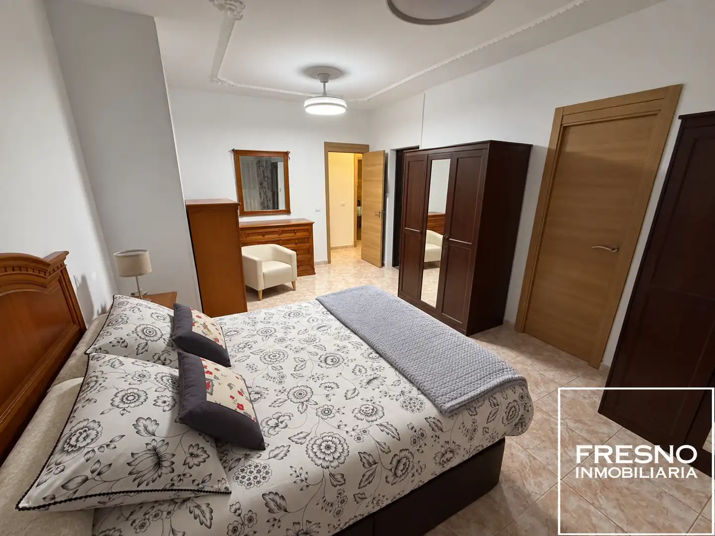 Habitación de Casa adosada en venta en Valdepiélagos con Calefacción, Jardín privado y Terraza