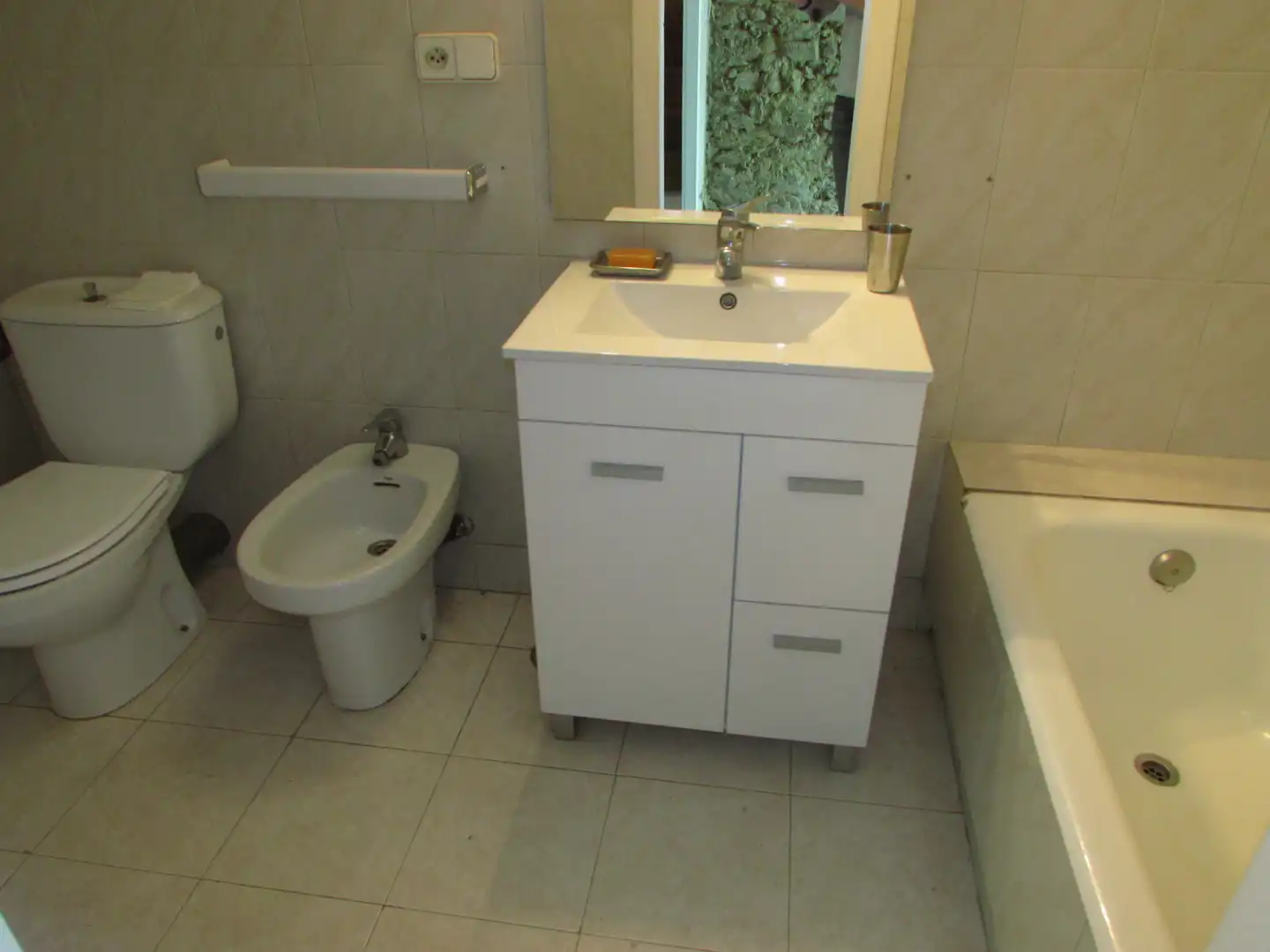 Bany de Casa o xalet en venda en Abegondo amb Jardí privat, Terrassa i Traster