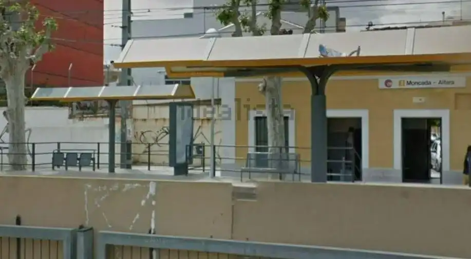Vista exterior de Pis en venda en Moncada amb Aire condicionat, Terrassa i Moblat