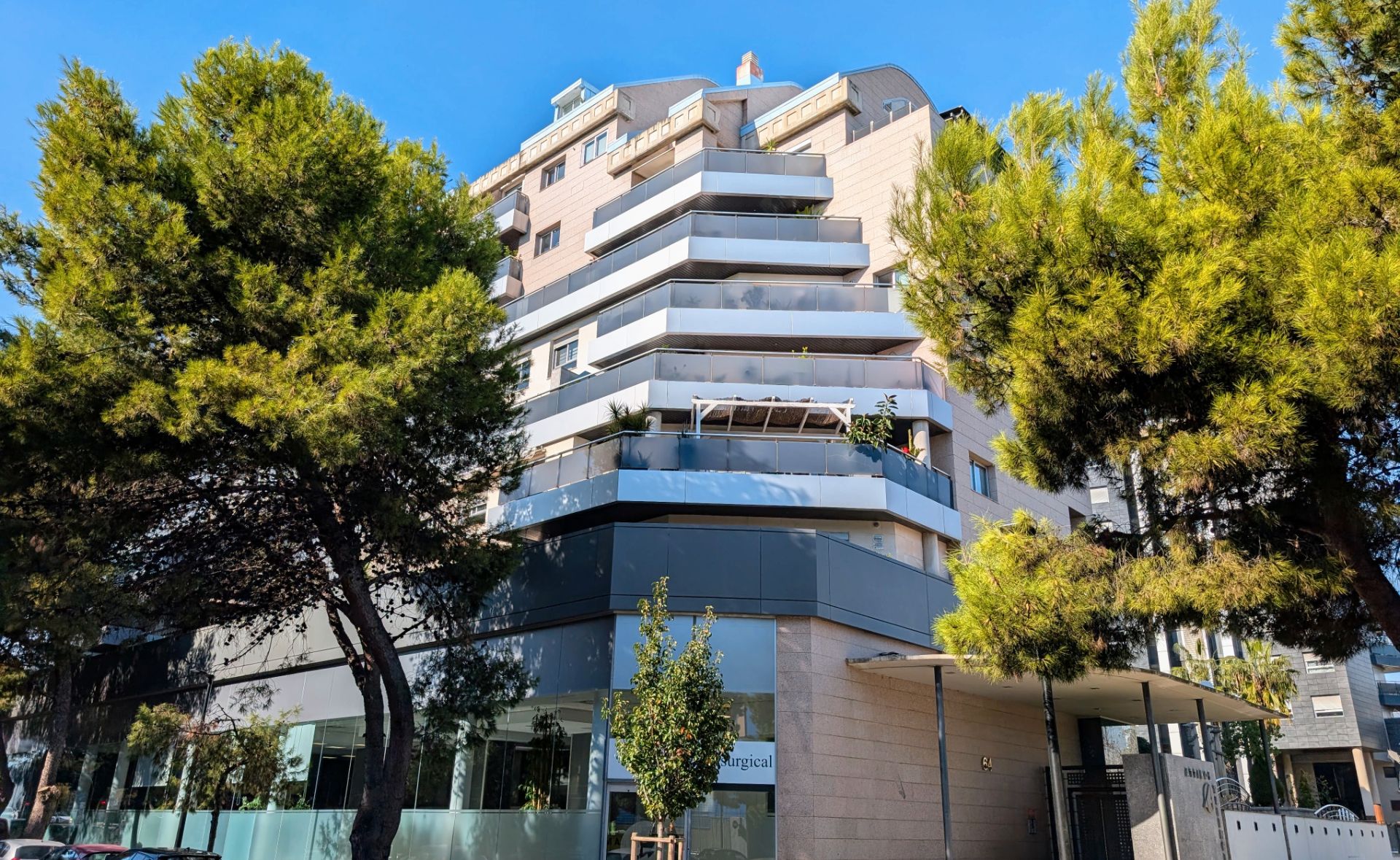Vista exterior de Àtic en venda en  Valencia Capital amb Aire condicionat, Jardí privat i Terrassa