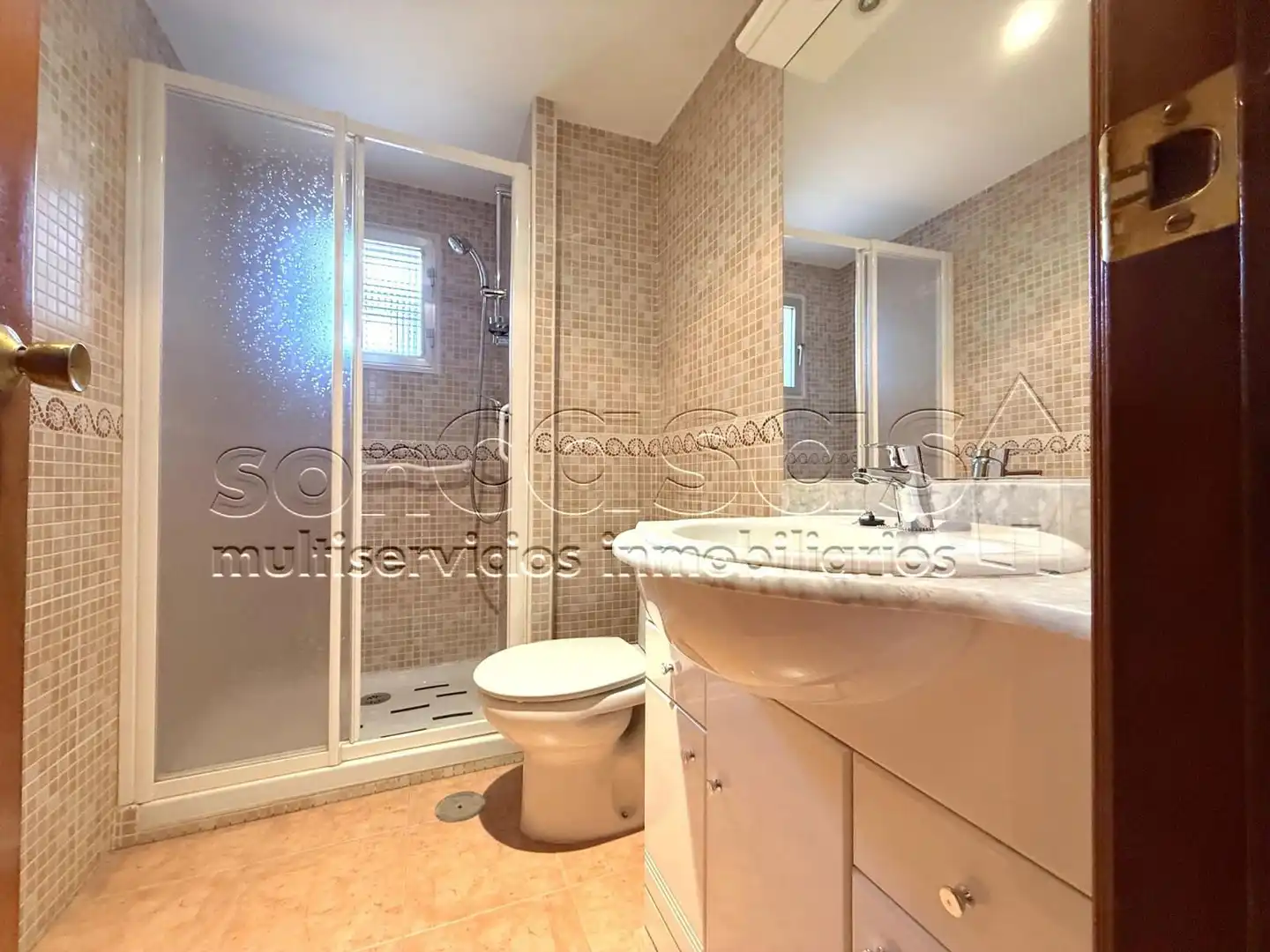 Baño de Piso en venta en Madrid con Calefacción, Parquet y Terraza