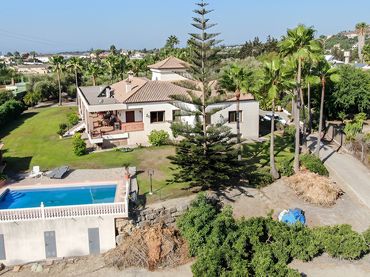 Maison avec piscine à vendre à Estepona Pueblo