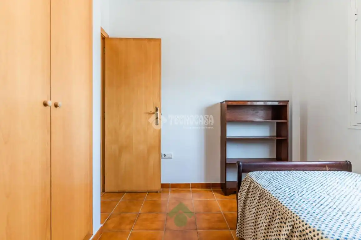 Dormitori de Casa adosada en venda en Puerto Real amb Balcó