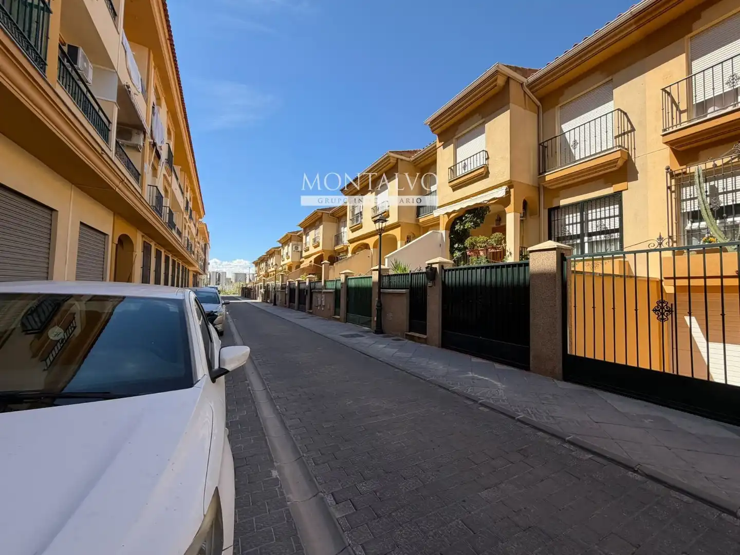 Vista exterior de Casa adosada de lloguer en Atarfe amb Terrassa