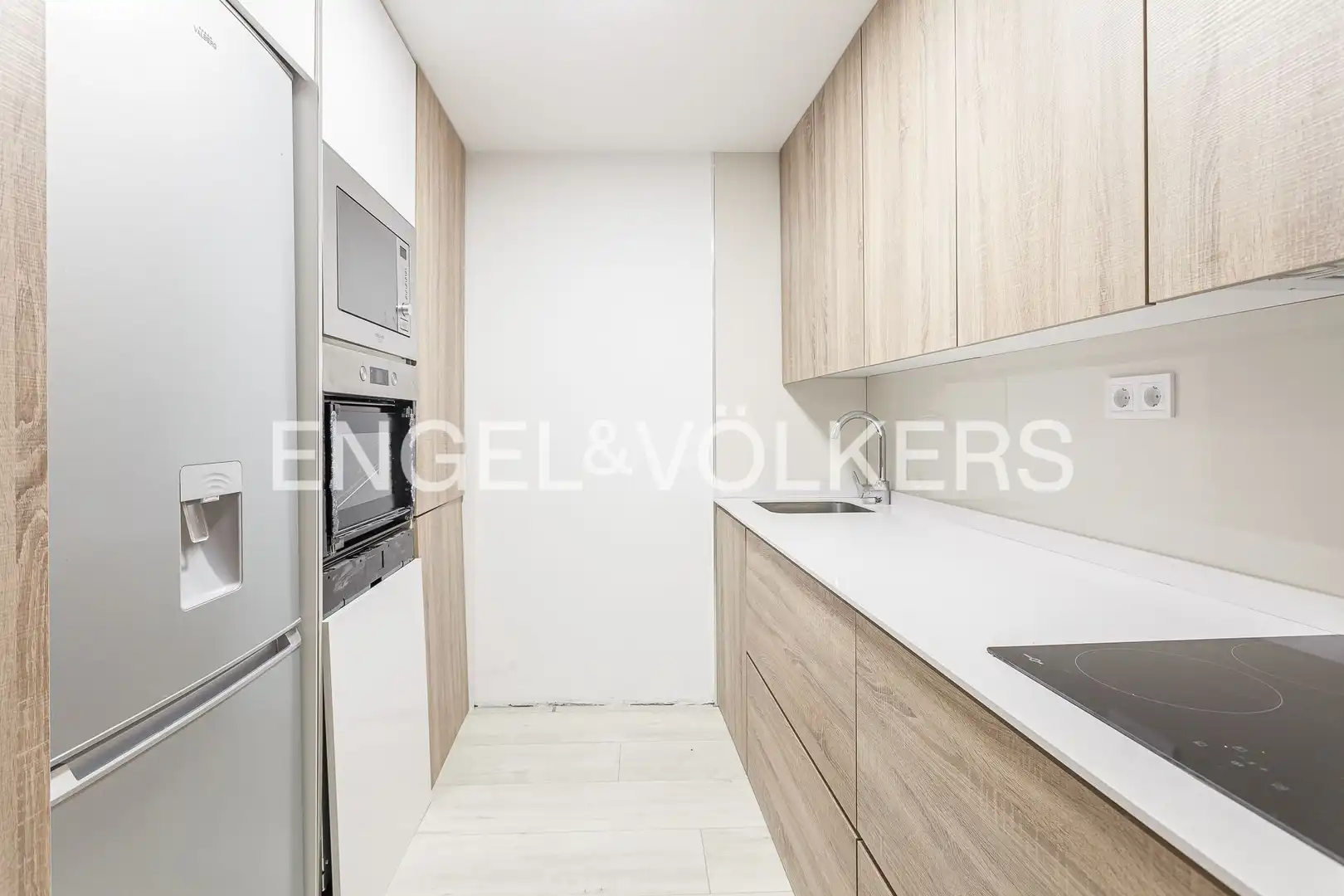 Kitchen of Flat for rent in Madrid  with Air Conditioner, Heating and Balcony