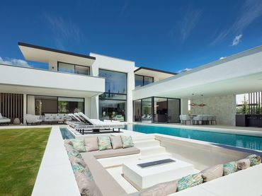 Villa con piscina in vendita a Nueva Andalucía