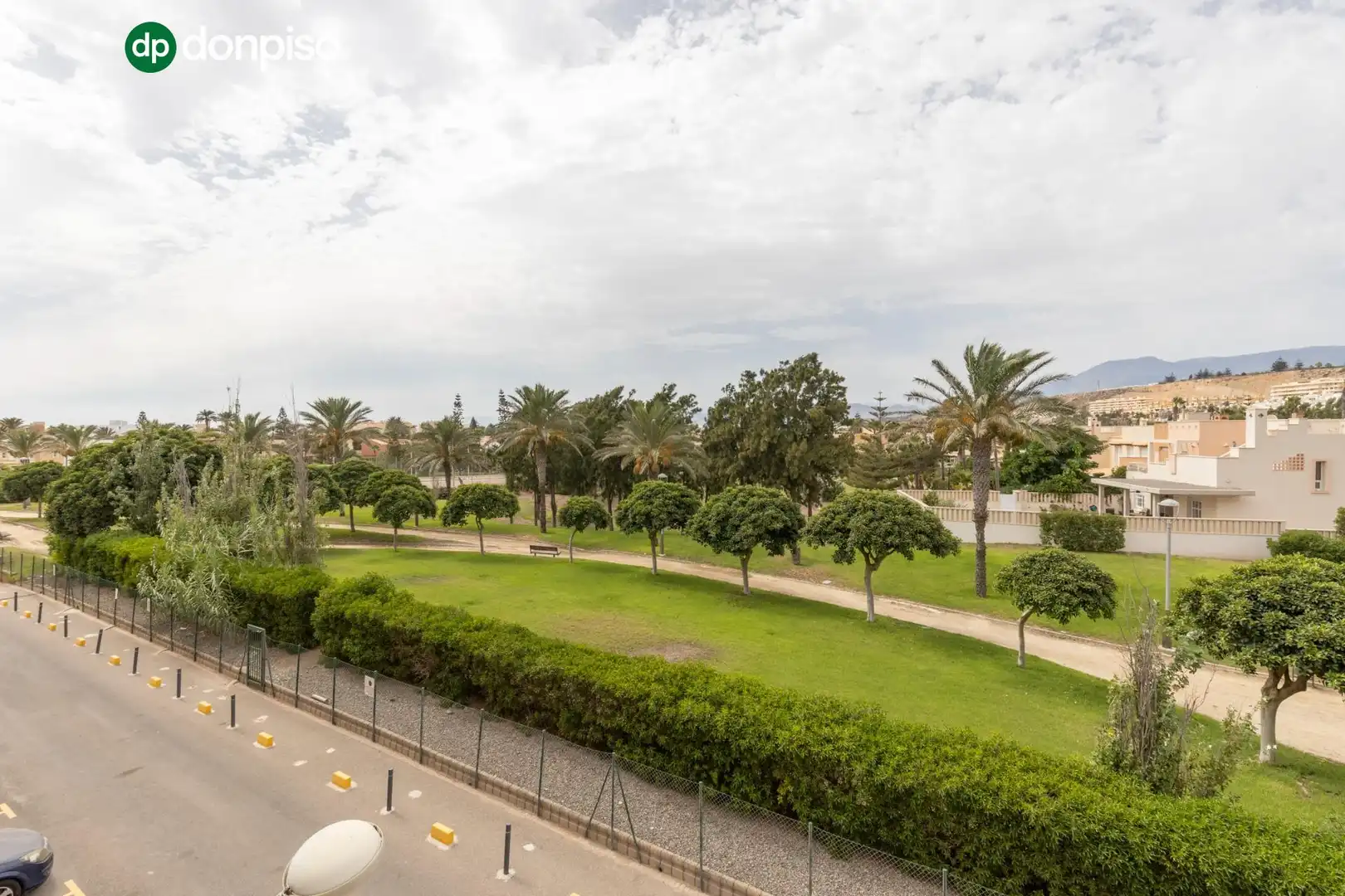 Vista exterior de Piso en venta en El Ejido con Piscina comunitaria