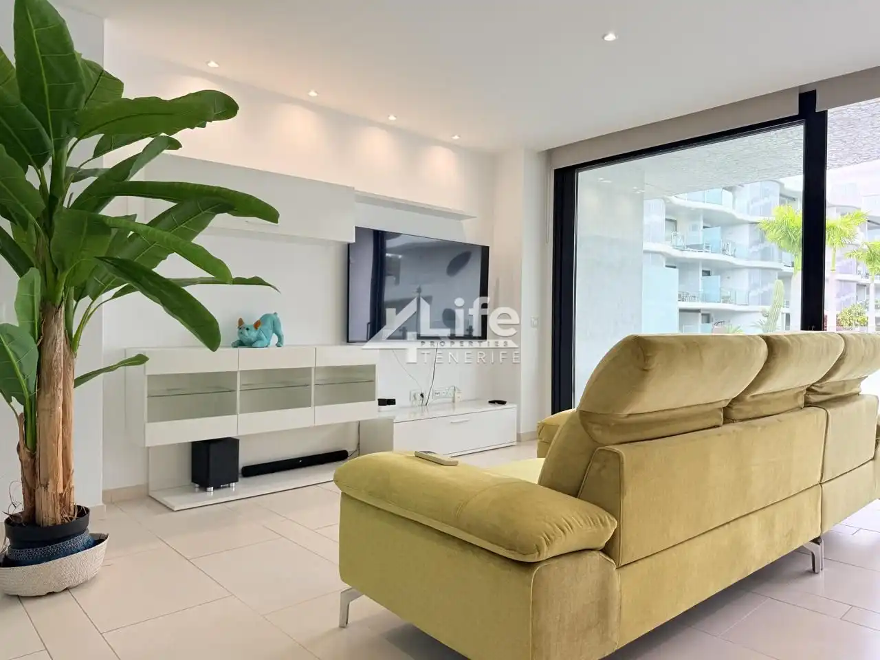 Sala de estar de Apartamento de alquiler en Arona con Aire acondicionado, Terraza y Piscina