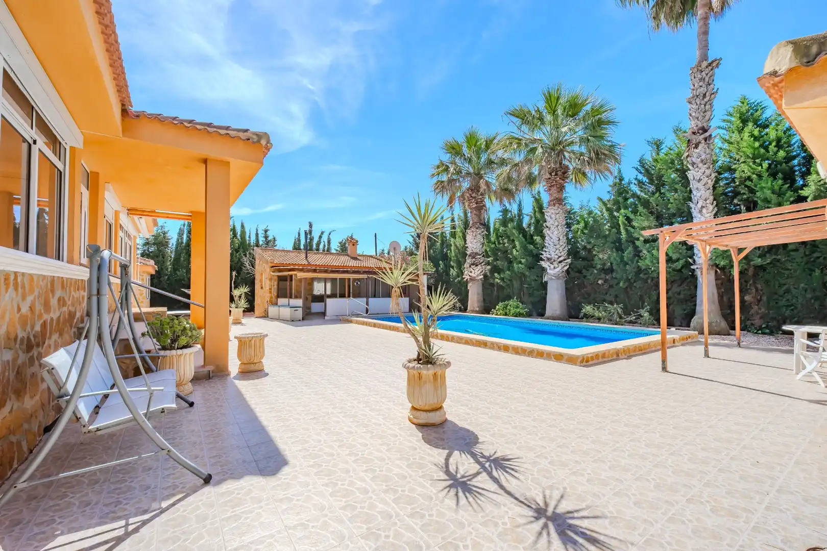Vista exterior de Finca rústica en venda en Daya Vieja amb Terrassa i Piscina