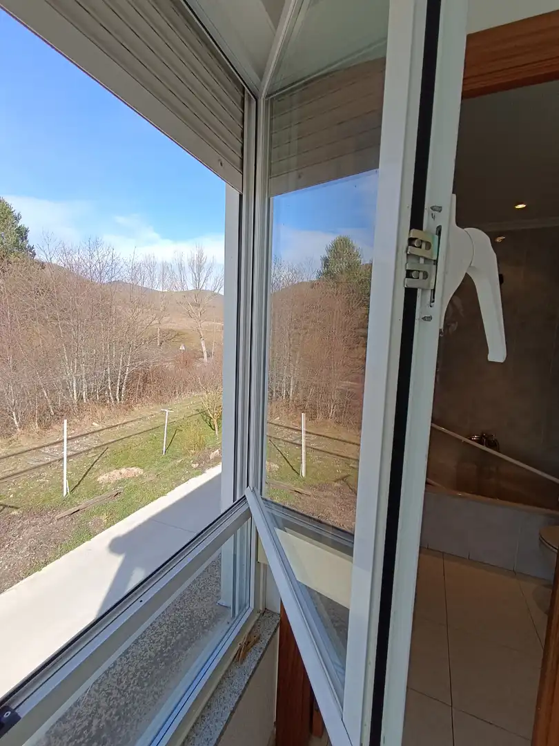 Dormitori de Casa o xalet en venda en Barruelo de Santullán amb Calefacció, Parquet i Terrassa