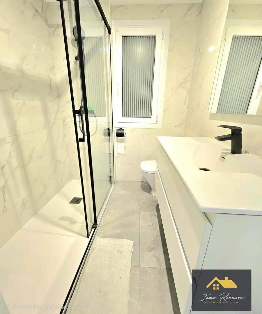 Baño de Piso en venta en Centro - Albiz - Markonzaga