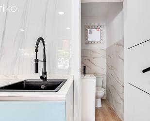 Bathroom of Flat for sale in  Barcelona Capital